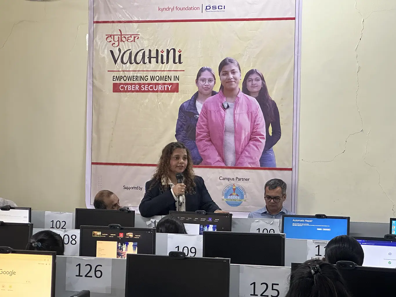 Team Kyndryl delivers an expert session to students